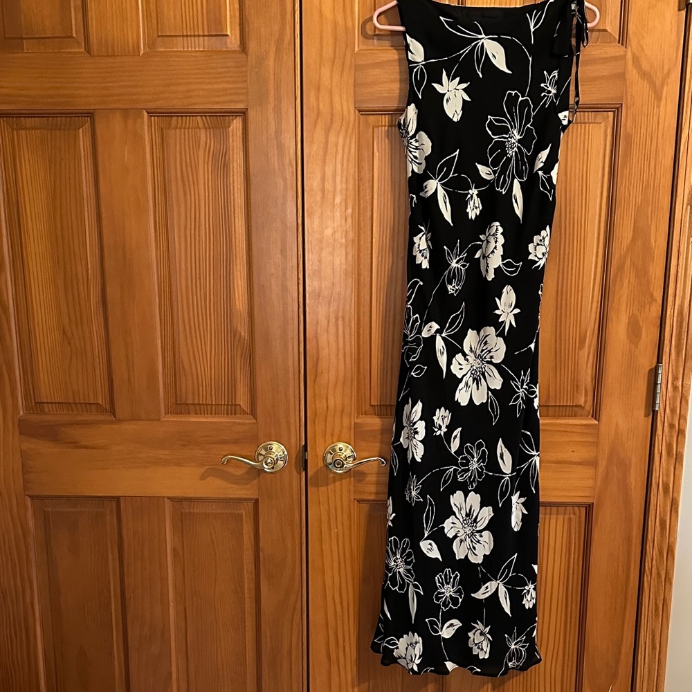 Ann Taylor Black and White Floral Maxi Dress great condition